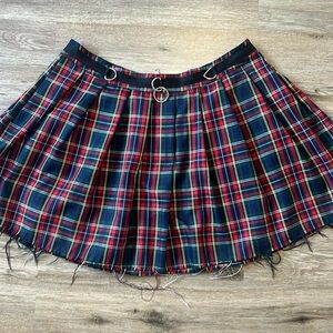 Current Mood Crimson
Dress Code
Plaid Skirt Size 2X